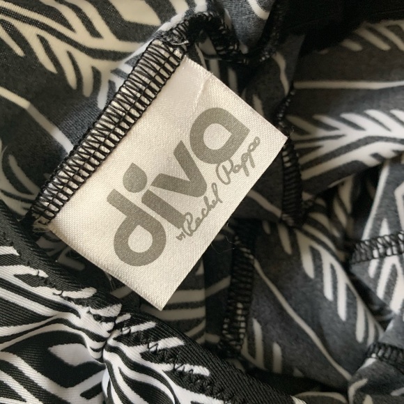 DIVA by Rachel Pappo One Piece halter Swimsuit Size 6 - Picture 4 of 10